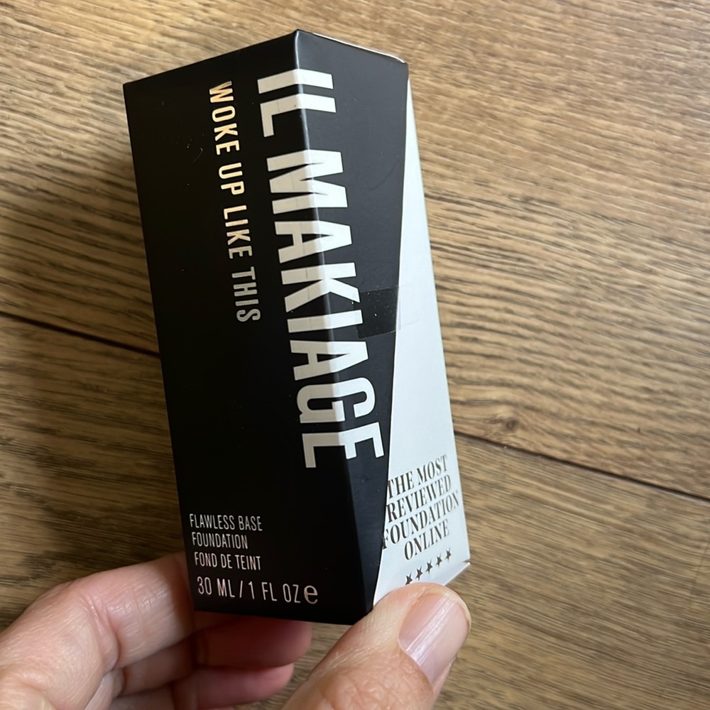 IL MAKIAGE- Woke Up Like This Flawless Base 040